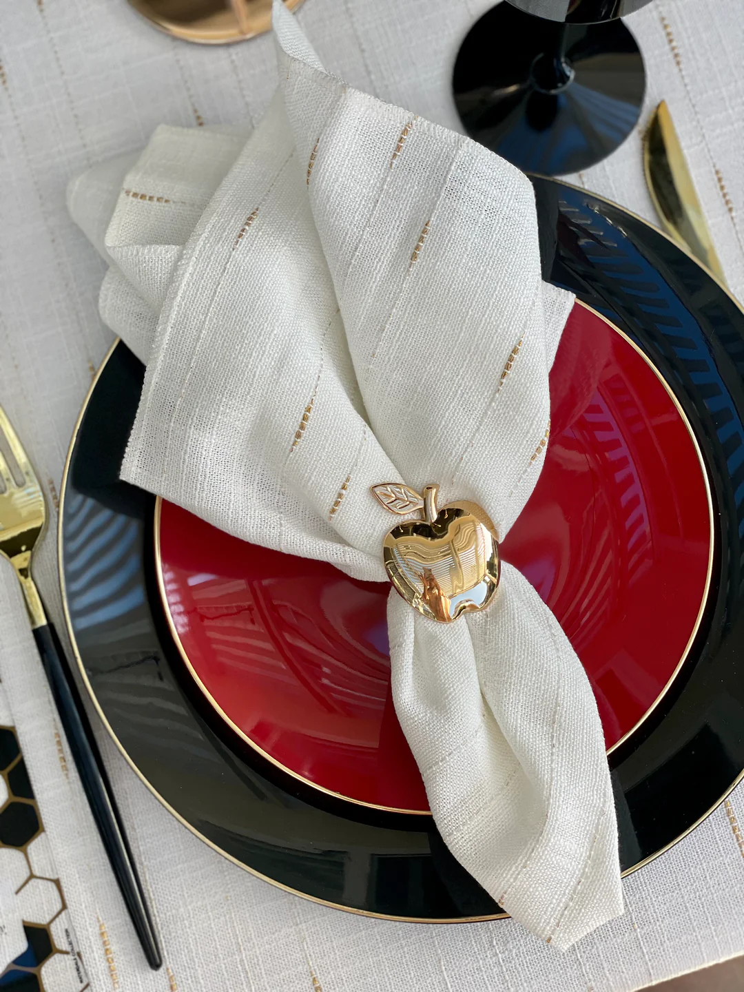 Gold Pindrop Tablecloth Collection