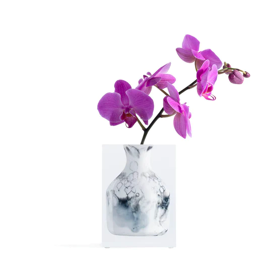 Acrylic Resin White Marble Hogan Vase (1 Count)