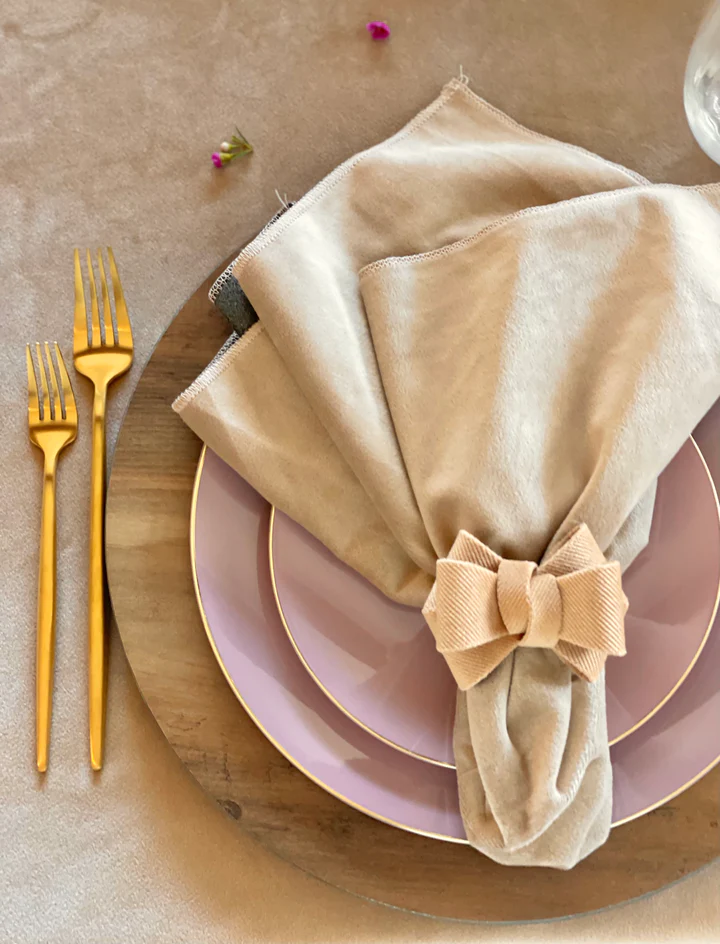 Camel Bow Napkin Rings (6 Count) - Set With Style